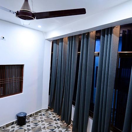 Swagatam Guest House Ayodhya Eksteriør billede