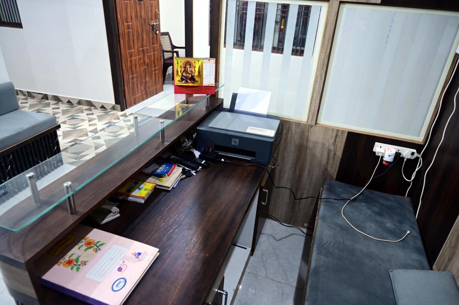 Swagatam Guest House Ayodhya Eksteriør billede
